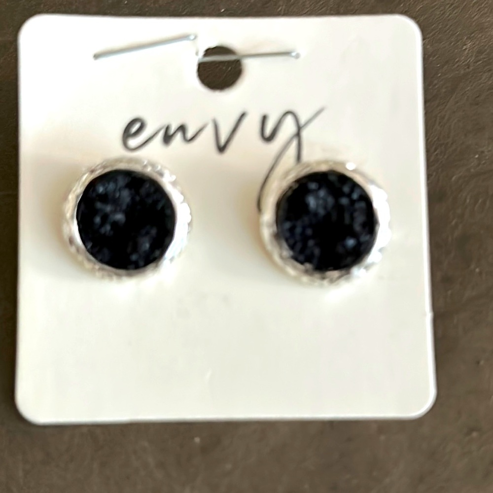 Pair of black and silver toned round posts pierced druzy earrings NWT